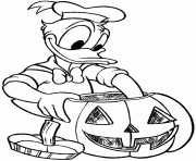 Coloriage Donald fabrique sa citrouille pour Halloween