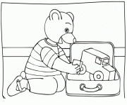 Coloriage Petit Ours Brun joue avec ses jouets