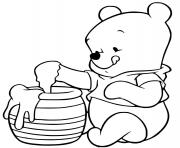 Coloriage winnie ourson adore le miel trouve dans une ruche