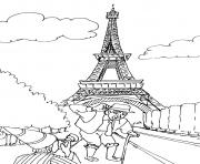 Coloriage touriste devant la tour eiffel