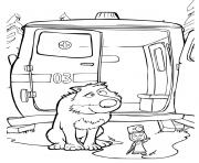 Coloriage masha le medecin pour soigner un loup pres de son ambulance